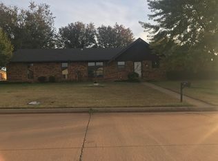 827 Clark Dr, Kingfisher, OK 73750