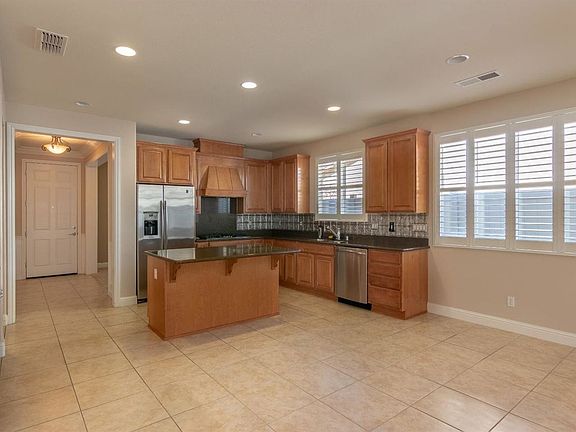 5th image of 2322 Bellchase Dr