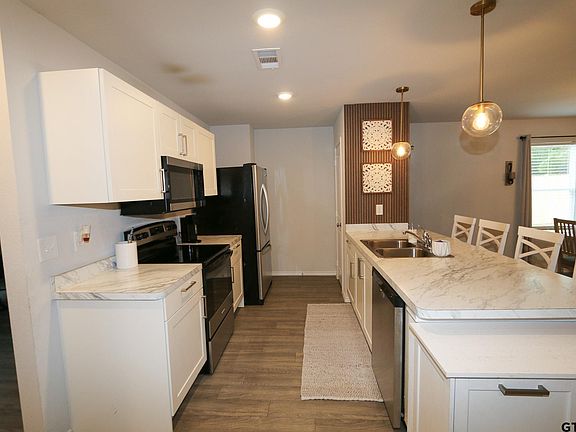 5th image of 1206 River Oaks Ln