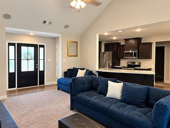 5th image of 9399 Fox Ct E