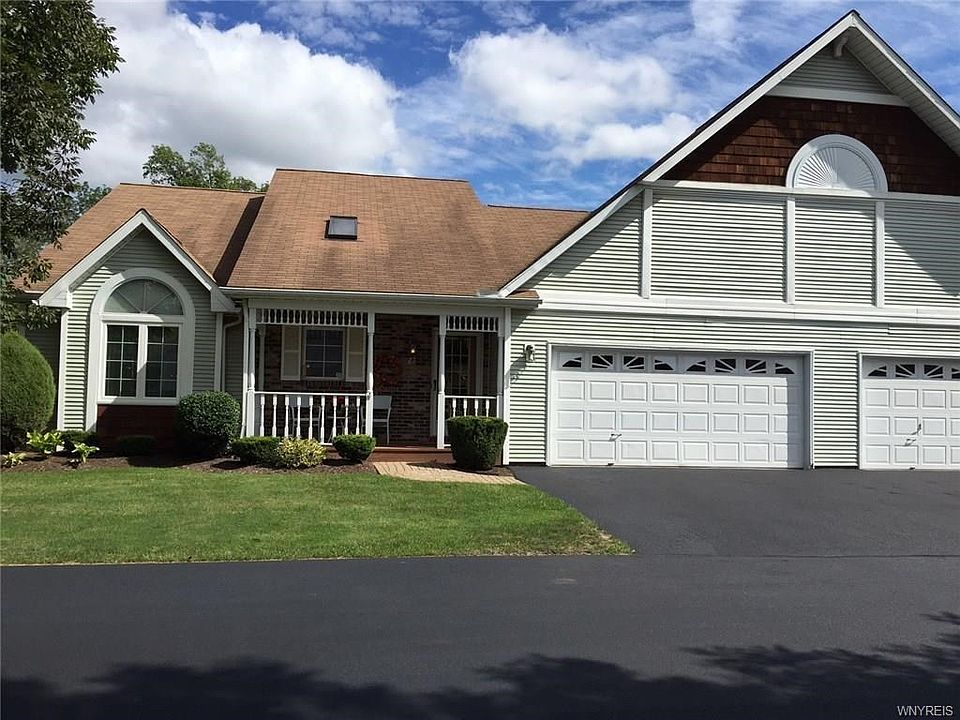 1st image of 27 Spicebush Ln