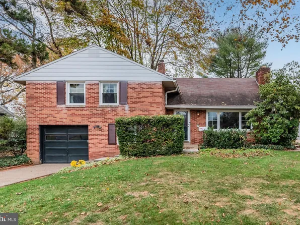 12 Clemson Dr, Camp Hill, PA 17011