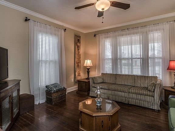 003_Living Room_