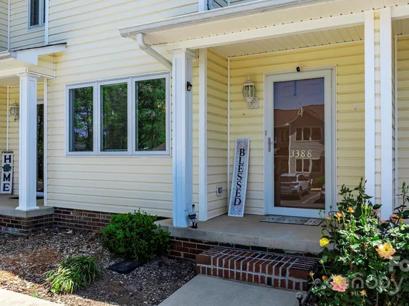 3388 White Oak Ct, Claremont, NC 28610