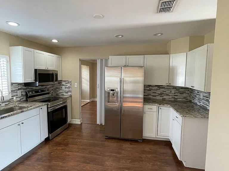 18233 Oak Rd — Photo 14