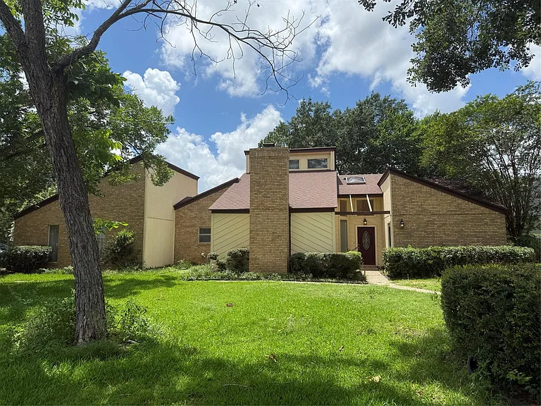 13103 Holston Hills Dr — Photo 3
