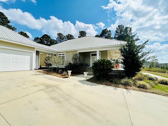 3rd image of 176 Bocage Dr