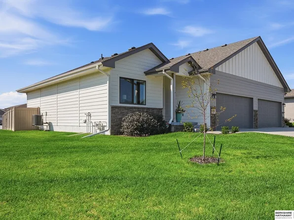 14809 Bruning St, Bennington, NE 68007