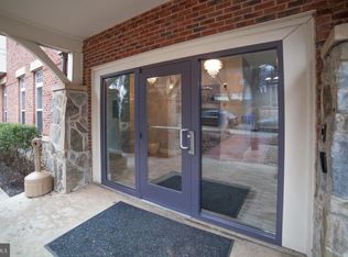 1633 N Colonial Ter APT 403, Arlington, VA 22209