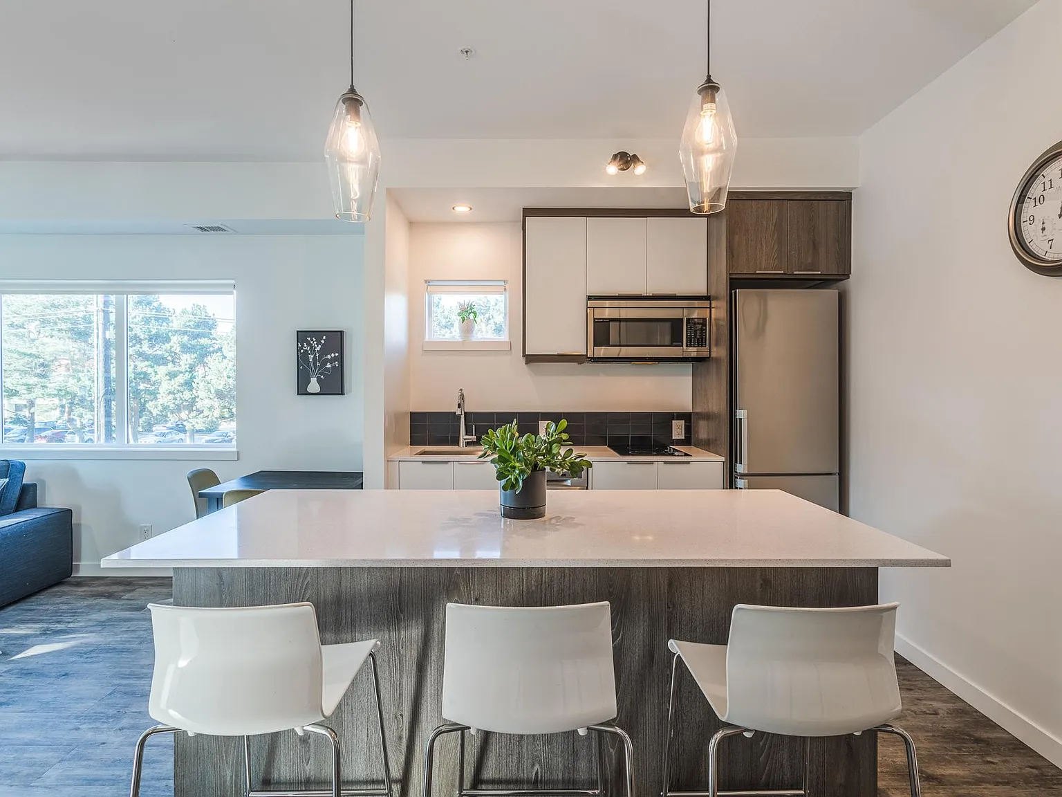 2 bed, 702 sqft, $2,150 — Photo 4