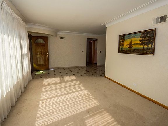 4th image of 7301 N Nora Ave