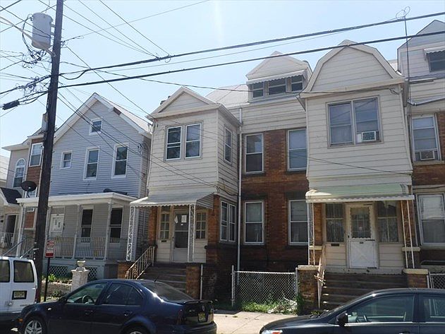 2nd image of 218 Marshall St
