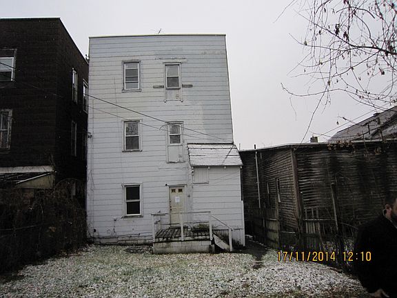 3rd image of 290 Saratoga St