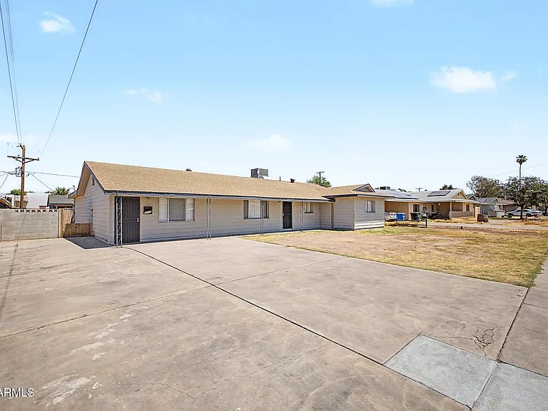 6536 W Turney Ave — Photo 3