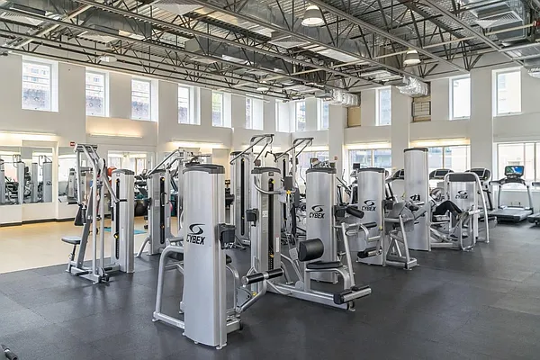 Sold by Nestseekers | media 11