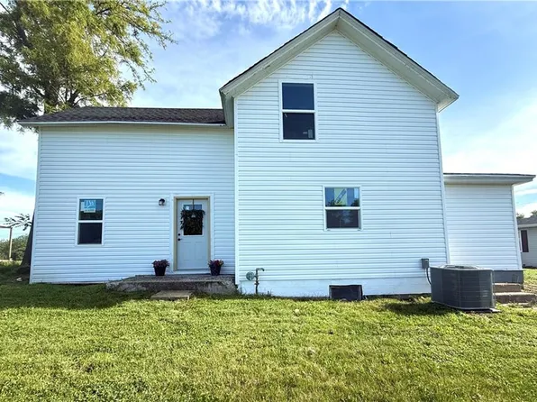 915 E 2nd St, Maryville, MO 64468