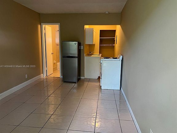 3rd image of 2707 NW 15th St #2