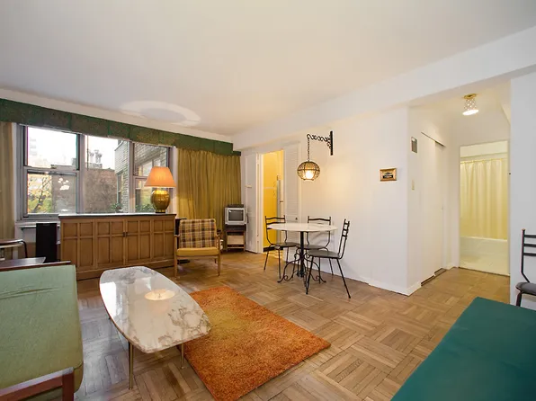 175 West 13th Street image 1 of 4