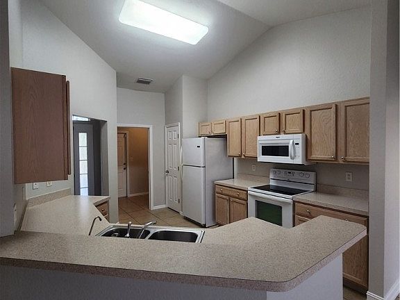 5th image of 410 NW 5th St