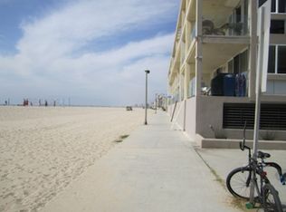 24 Mast St APT C, Marina Del Rey, CA 90292