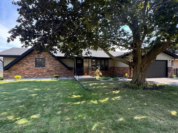 514 S Goodling St, Winnebago, IL 61088