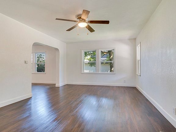 5th image of 2609 Elm St