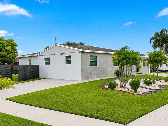 4th image of 2331 SW 50TH Terrace