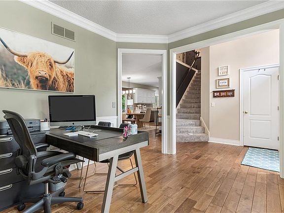 5th image of 4610 Aminda St