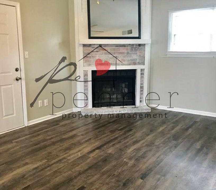 1st image of 711 NE Barnes Dr APT D
