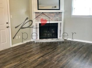 711 NE Barnes Dr APT D, Lees Summit, MO 64086