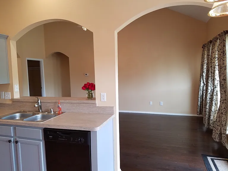 422 Cypress St — Photo 7