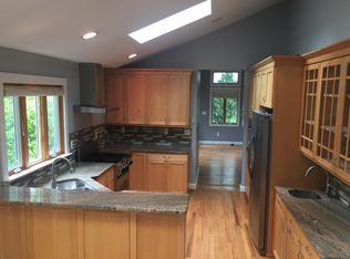 5 Beekman Pl, Glen Rock, NJ 07452