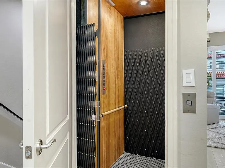 235 Cocoanut Ave #106B — Photo 37