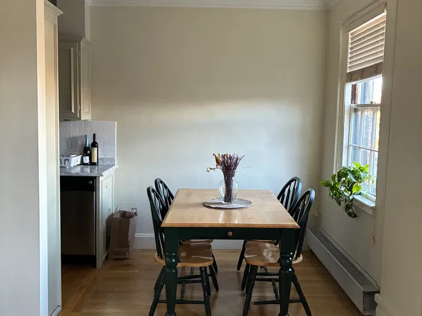 988 Memorial Dr, Cambridge, MA