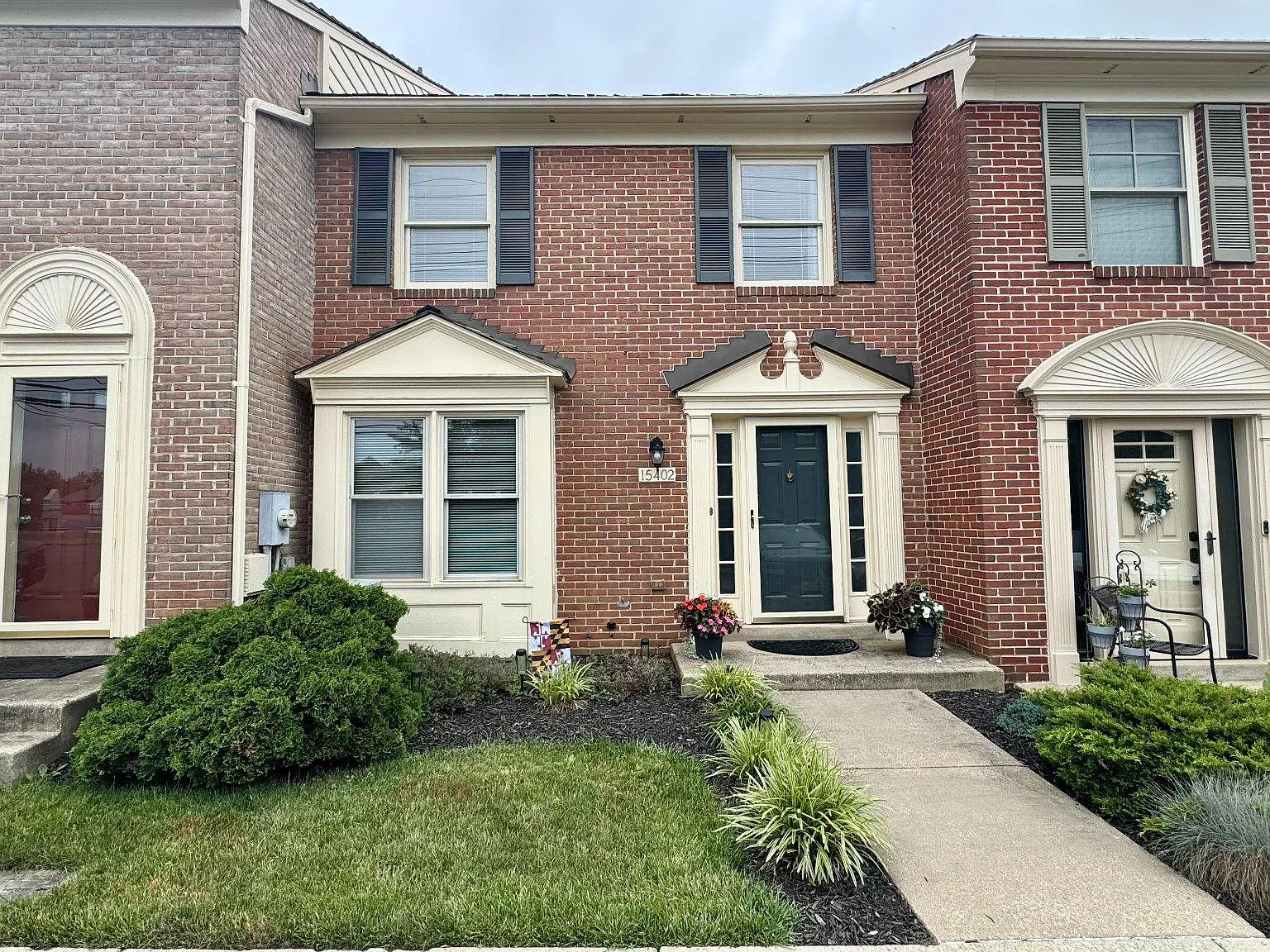 2 bed, 3.0 bath, 1350 sqft, $2,600 — Photo 2