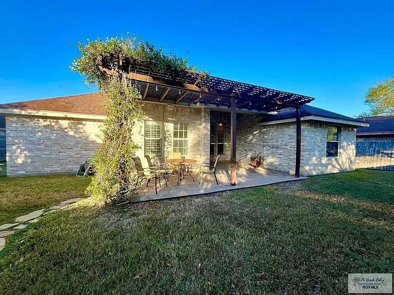 2706 Jeff St — Photo 4