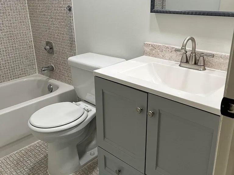 434 Normandy Ln #J — Photo 11