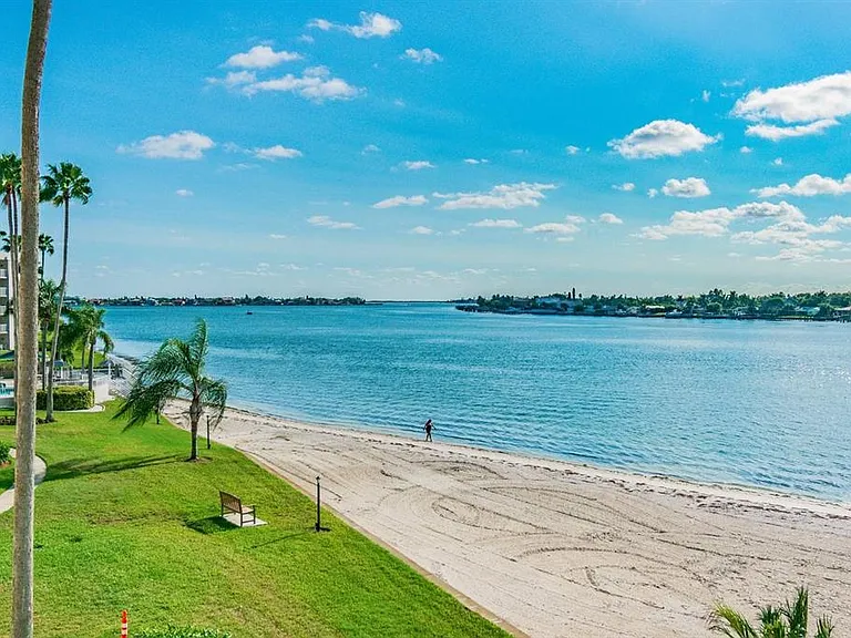 5901 Bahia Del Mar Cir #223 — Photo 27