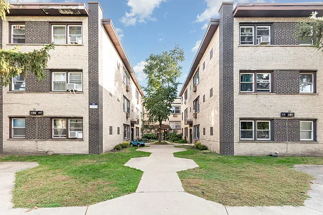 1511 W Birchwood Ave APT 1F photo 1