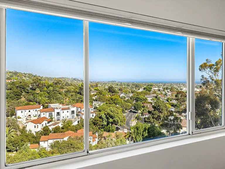 813 E Anapamu St #PENTHOUSE — Photo 24