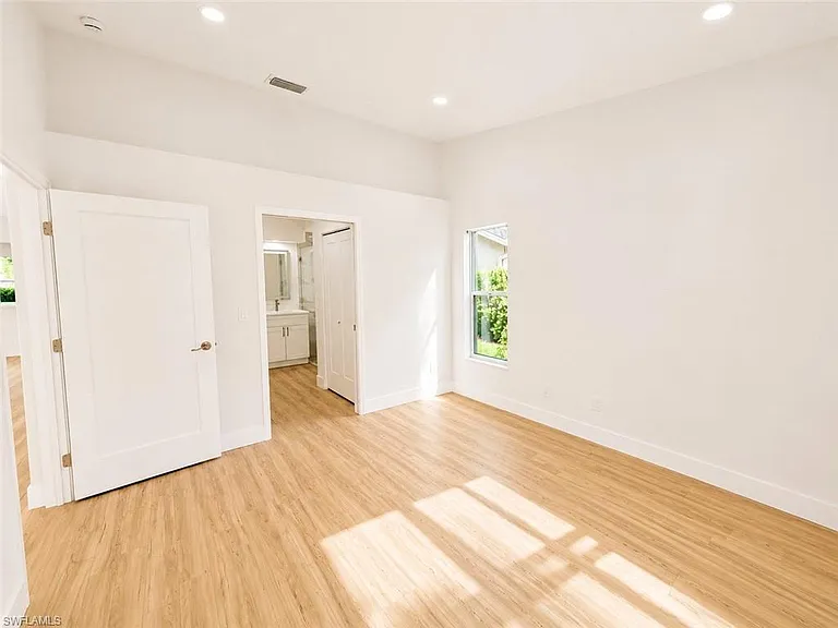 8204 Ibis Cove Cir #B-212 — Photo 14