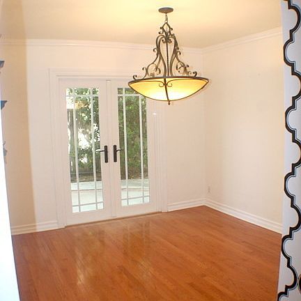 4th image of 4339 Oak Glen St