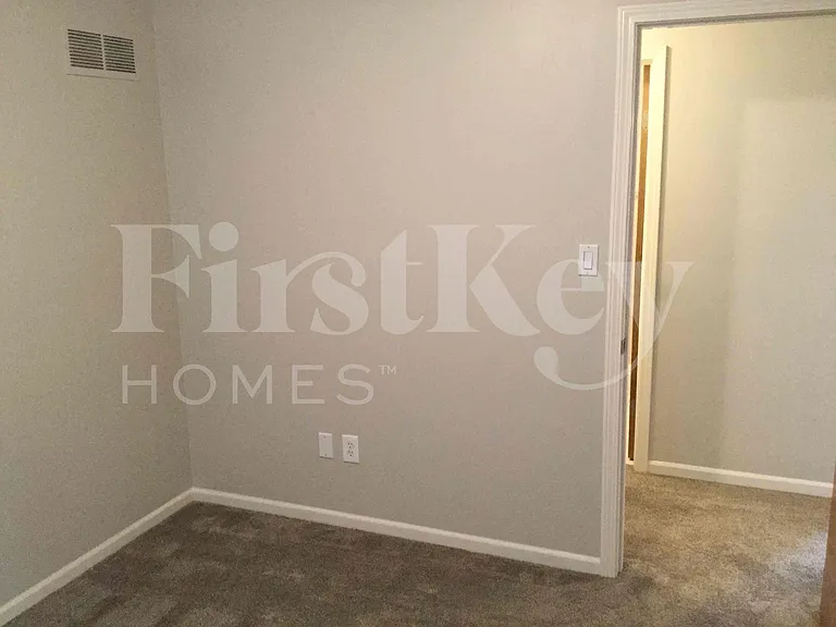 1405 Andrea Dr — Photo 10