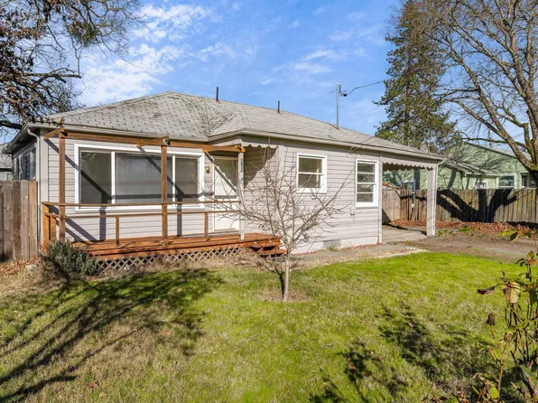 908 SW Bridge St, Grants Pass, OR 97526