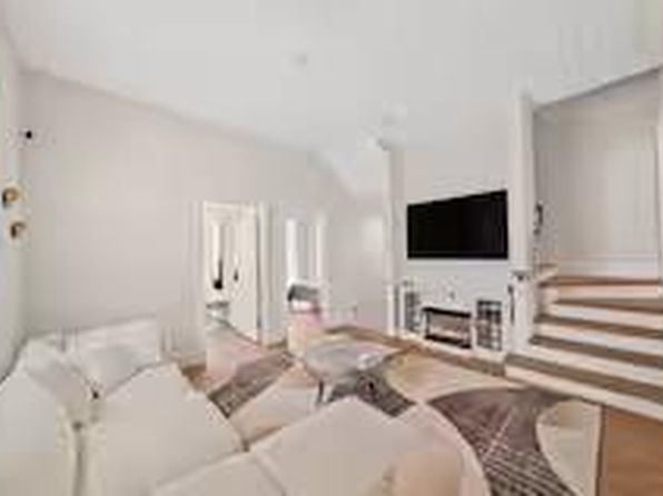 4816 Cochran St Room 3