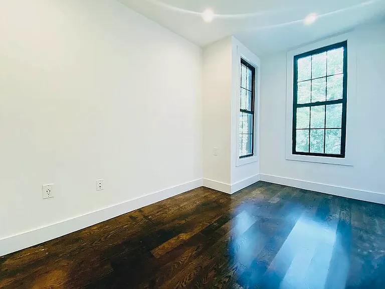 201 Marion St #3R — Photo 5