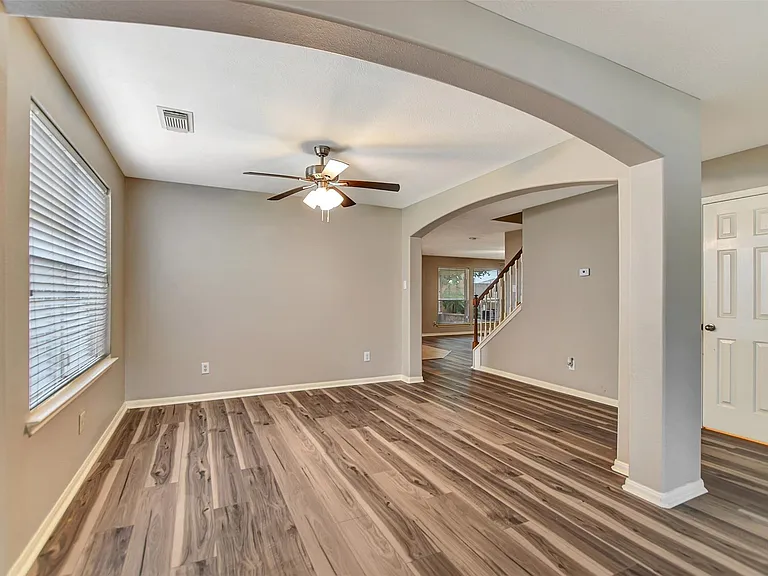 5410 Spring Oak Dr — Photo 10