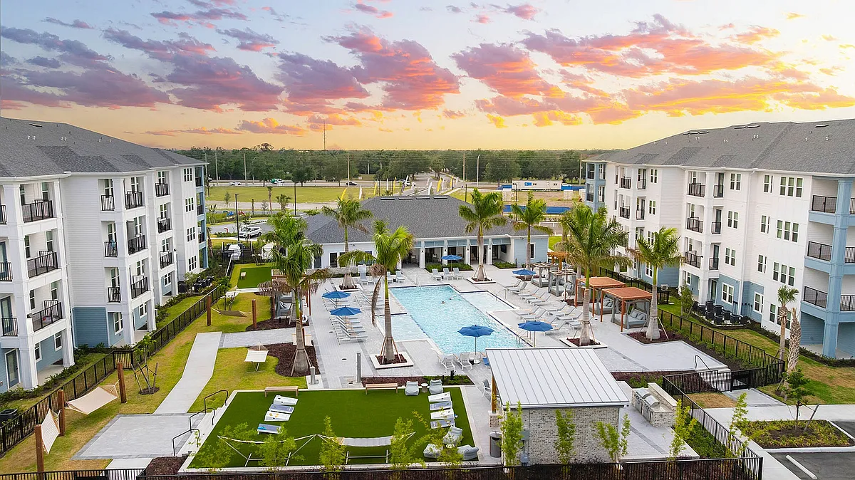 Photo 2 of 55 - Marlowe Jacaranda - Venice, FL Pool Courtyard - Marlowe Jacaranda
