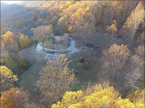 2nd image of 653 Tau Rock Vineyard Ln