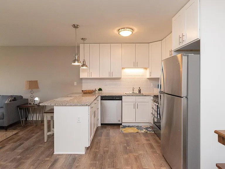 5134 N. Cumberland — Photo 12